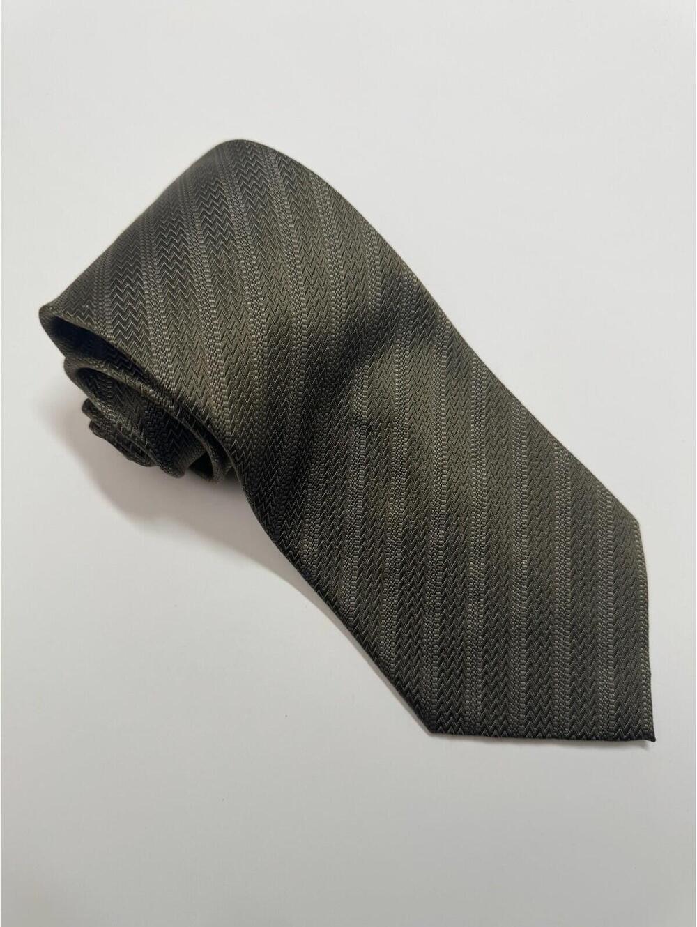 Kenneth Cole 100% Silk Wide Tie With Green Stripes